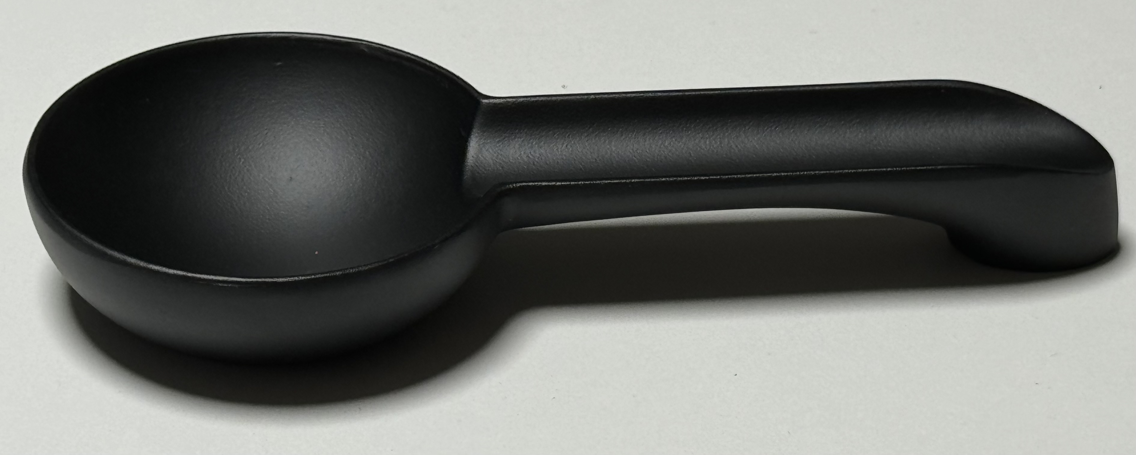 GERMANUS Aschenbecher für Zigarren aus Vollmetall, schwarz